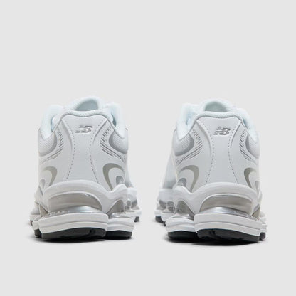 NB Abzorb 2000 White Silver