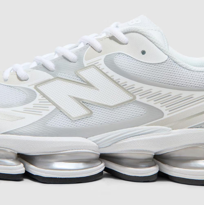 NB Abzorb 2000 White Silver